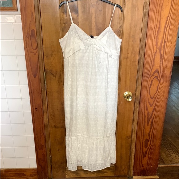 White Eyelet Sundress - Picture 1 of 3